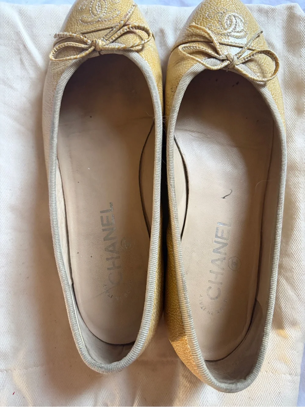 CHANEL Yellow Leather Ballet Flats